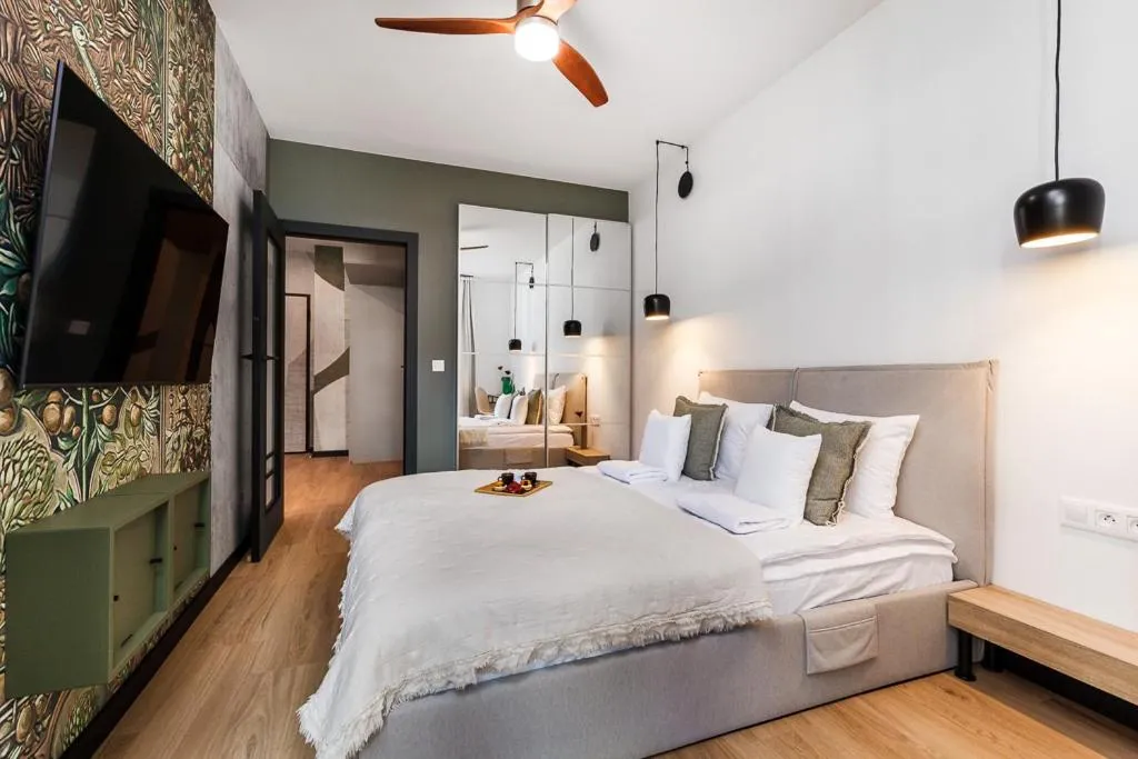 Image 2 of City Center – Wałowa i Popiełuszki by Apartmore