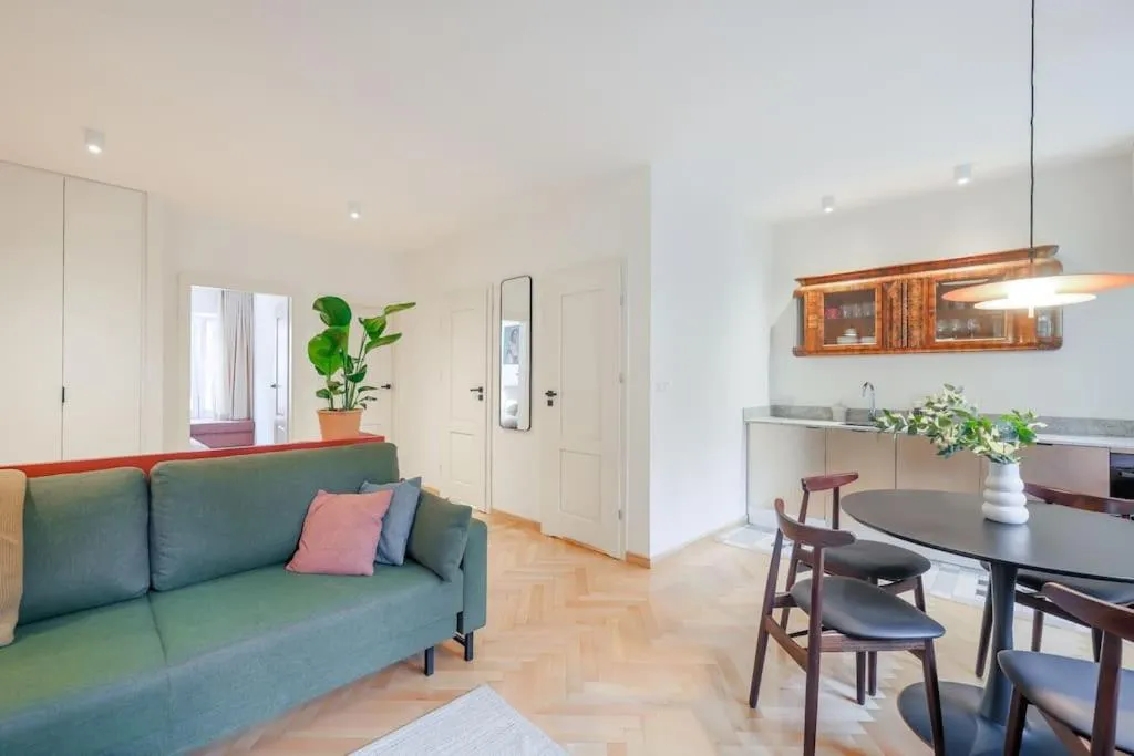 Image 2 of Cityscape Haven: Urban Retreat