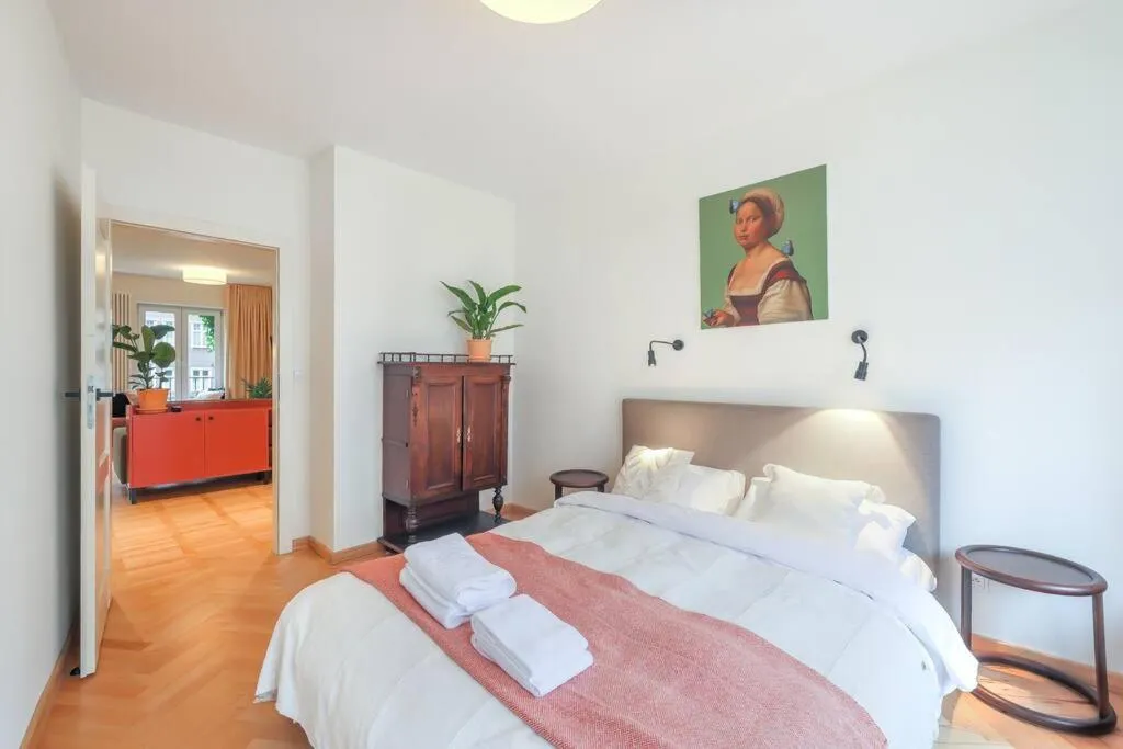 Image 5 of Cityscape Haven: Urban Retreat