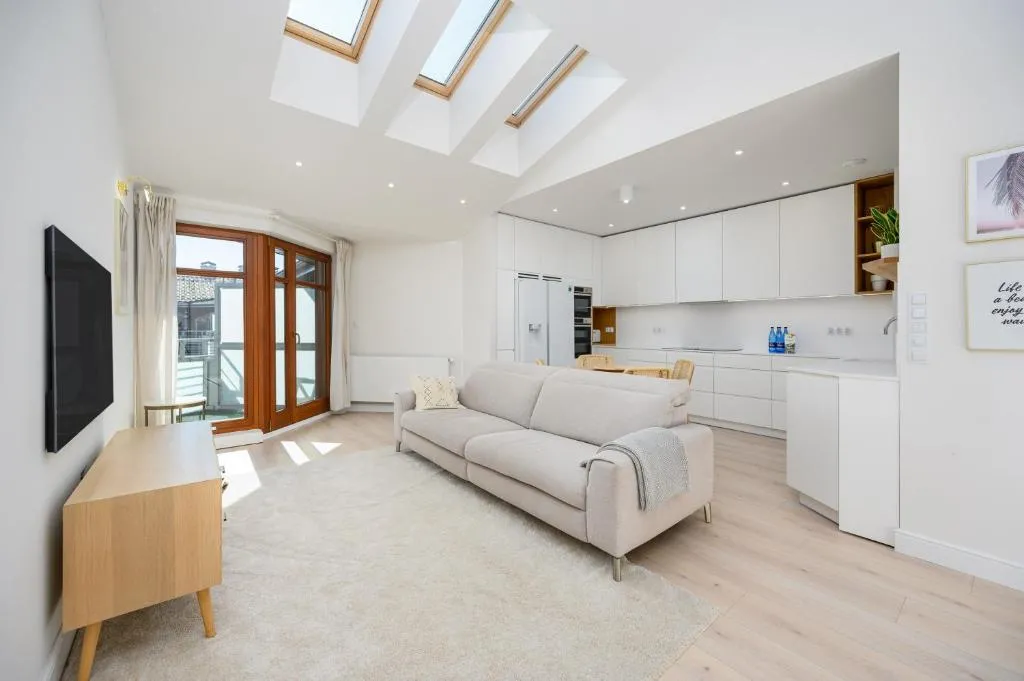 Image of Classy White by OneApartments