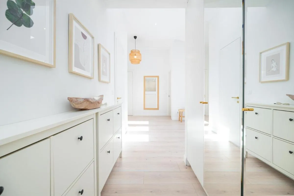 Image 2 of Classy White by OneApartments