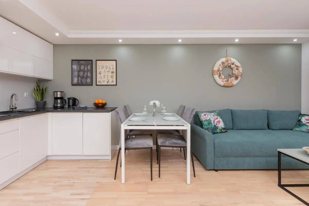 Image 4 of Cozy Apartment with Balcony in Central Gdańsk Długie Ogrody by Noclegi Renters