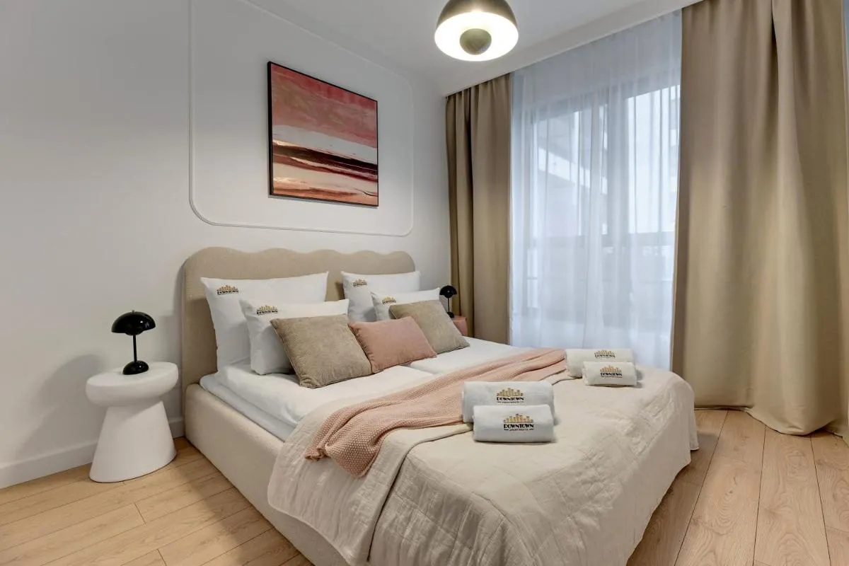 Image 2 of DOKI Living – Foodhall & Parking by Downtown Apartments