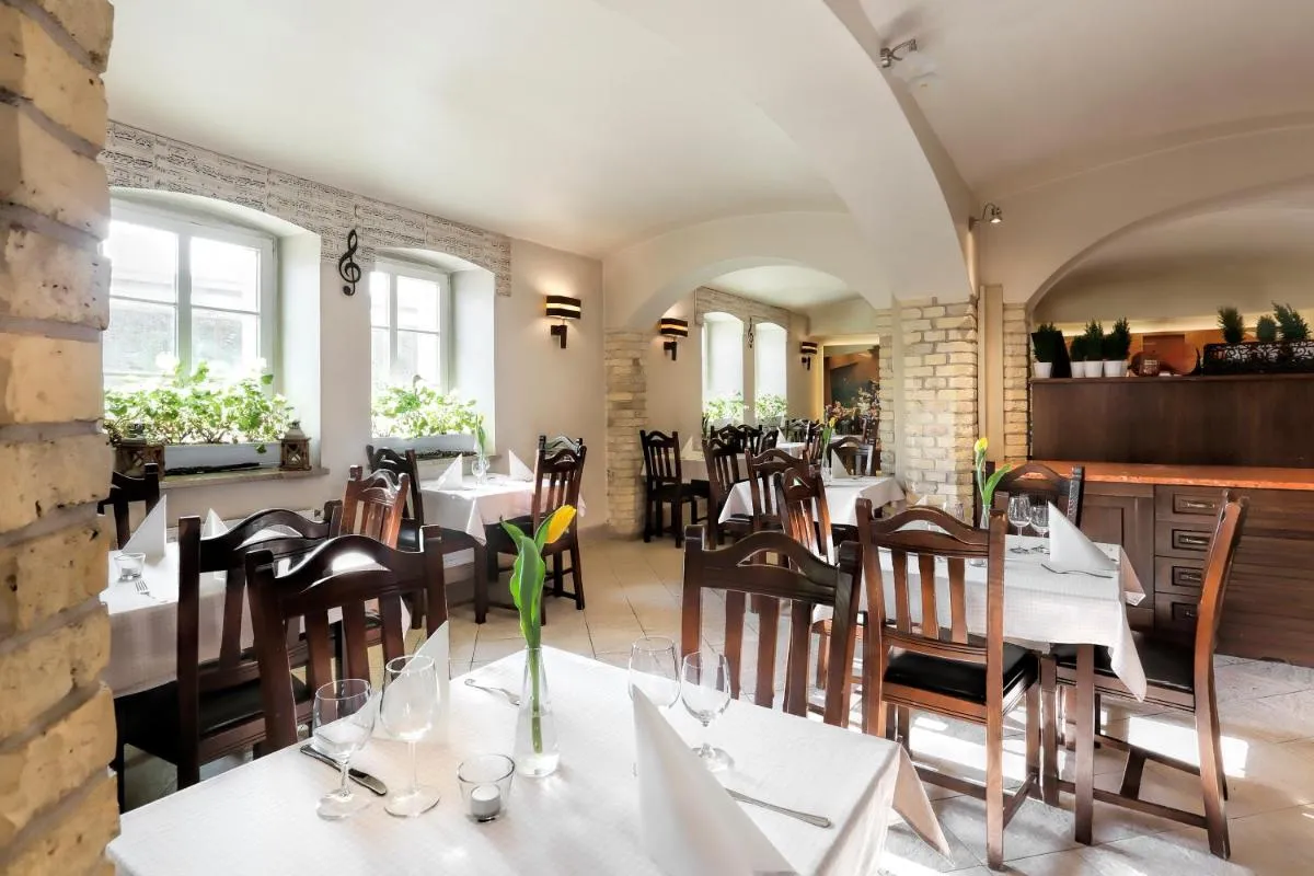 Image 3 of Dom Muzyka