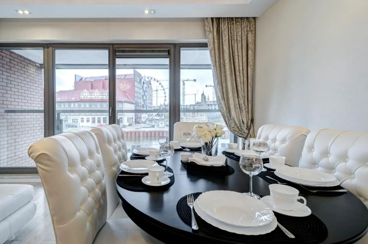 Image 3 of Dom & House – Old Town Waterlane