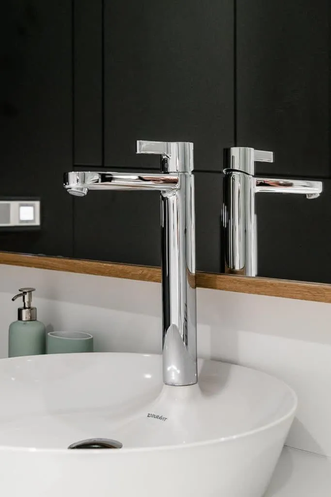 Image 4 of Elegancki i Stylowy Apartament w Gdańsku z Klimatyzacją, Wanną i Parkingiem by Noclegi Renters