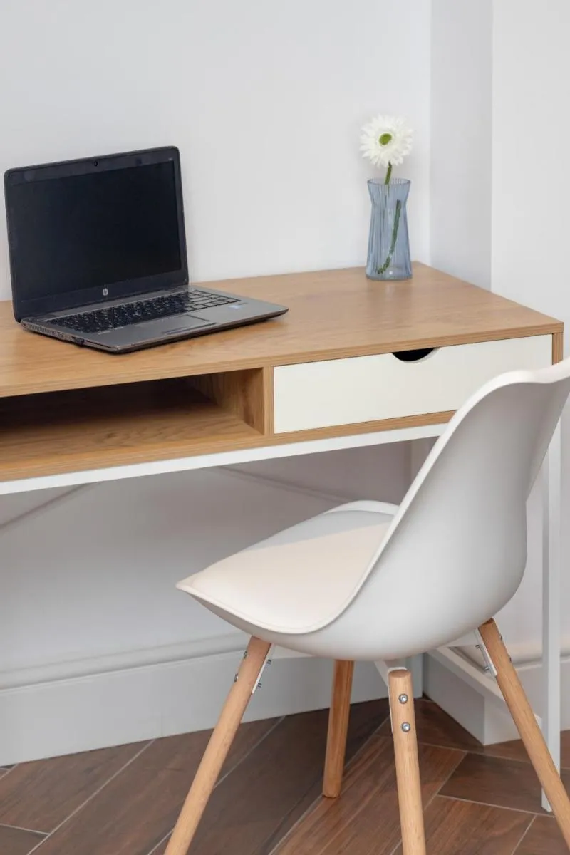 Image 5 of Exceptional Apartment with Charming Garden and Parking by Noclegi Renters