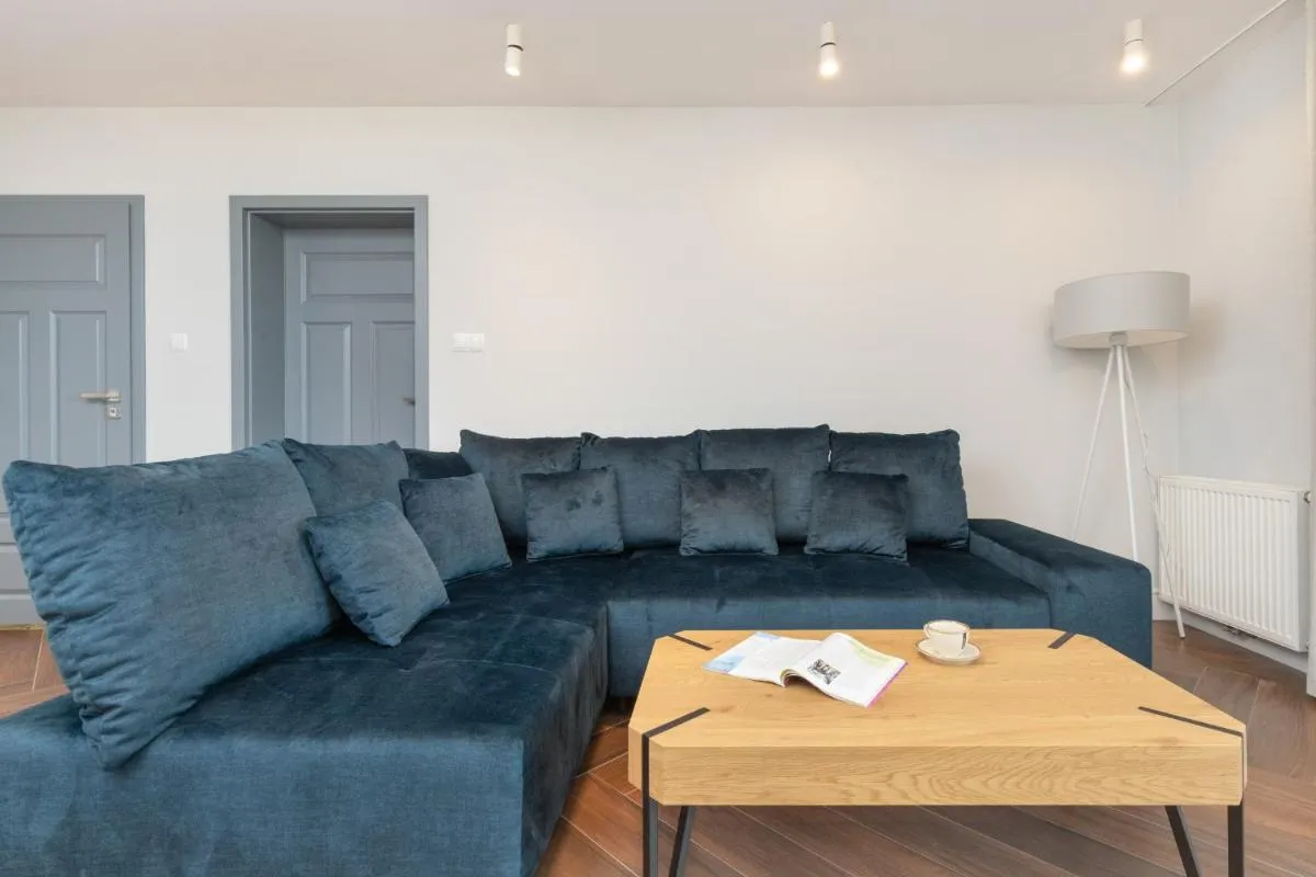 Image 6 of Exceptional Apartment with Charming Garden and Parking by Noclegi Renters