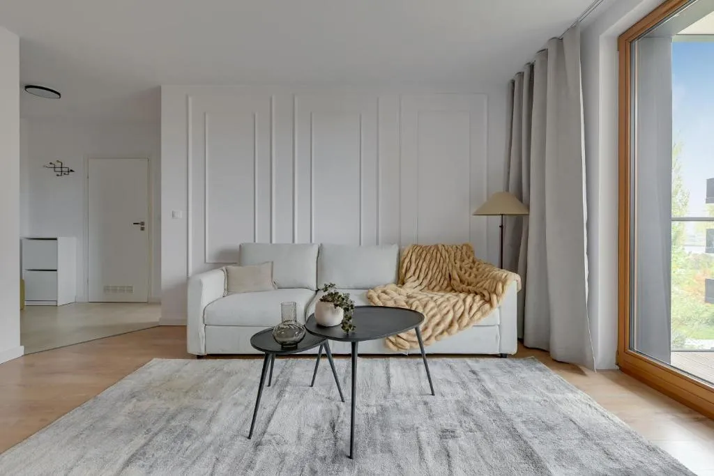 Image of Front Park Apartments with Parking by Lion Apartments