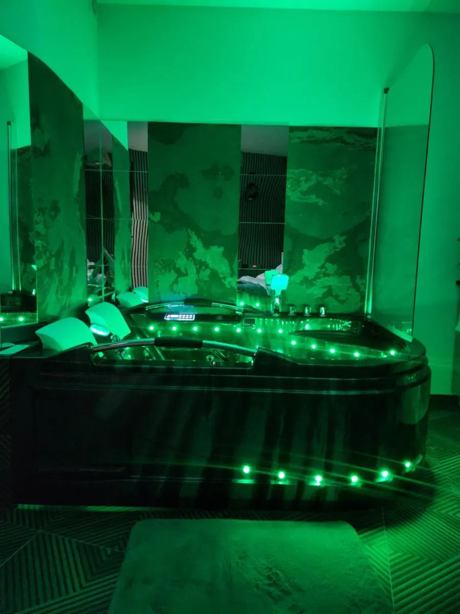 Image 5 of GDAŃSK CHMIELNA PRESTIGE HOME SPA apartments with luxury JACUZZI and SAUNA! Selected apartments also feature a MASSAGE CHAIR and HIMALAYAN SALT WALL with COLOR THERAPY SALT FOREST