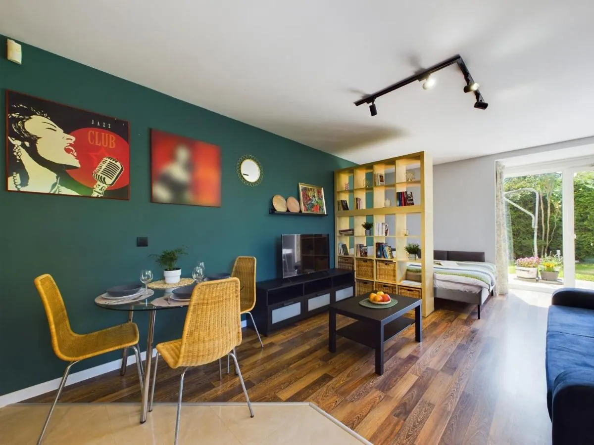 Image 2 of Gdański Apartament Przytulna z Ogródkiem i Tarasem by Noclegi Renters