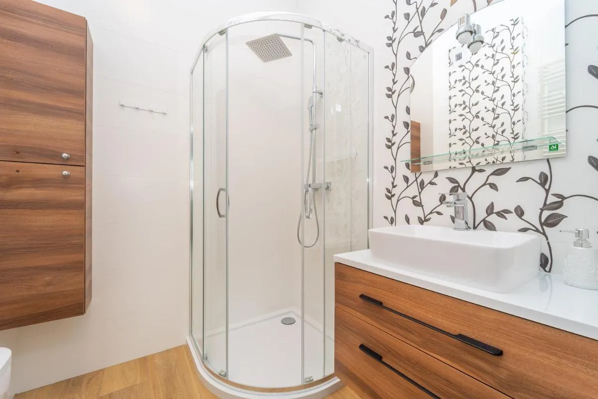 Image 2 of Golden Apartments Garden Gates