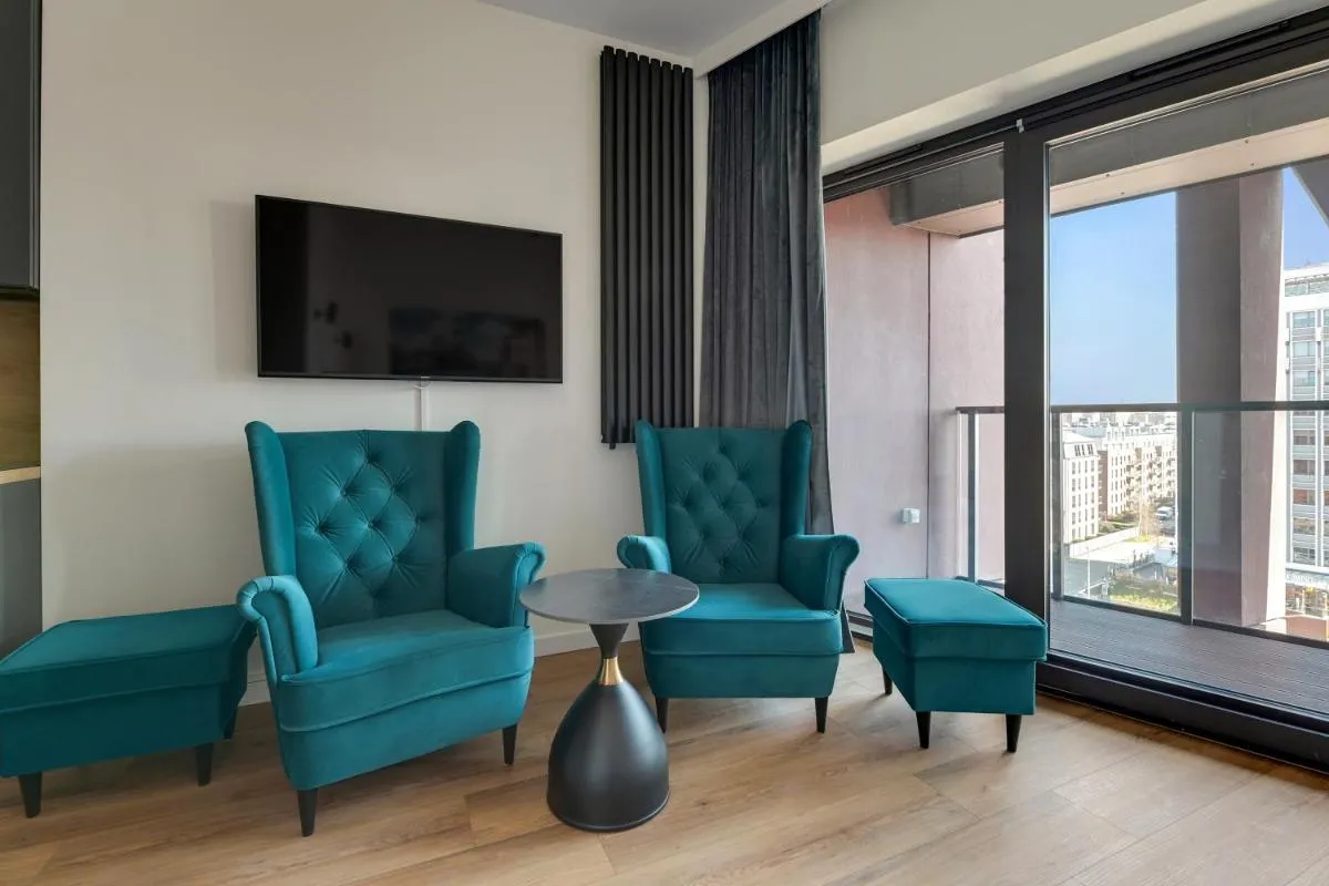 Image 4 of Granaria Nadia by Blue Mandarin