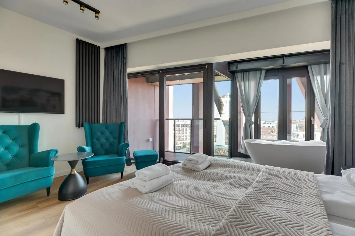 Image 1 of Granaria Nadia by Blue Mandarin