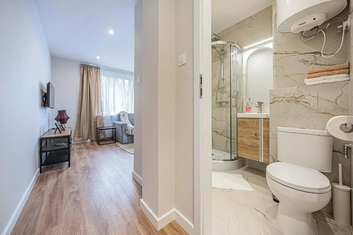 Image 2 of Hello Apartments So Close