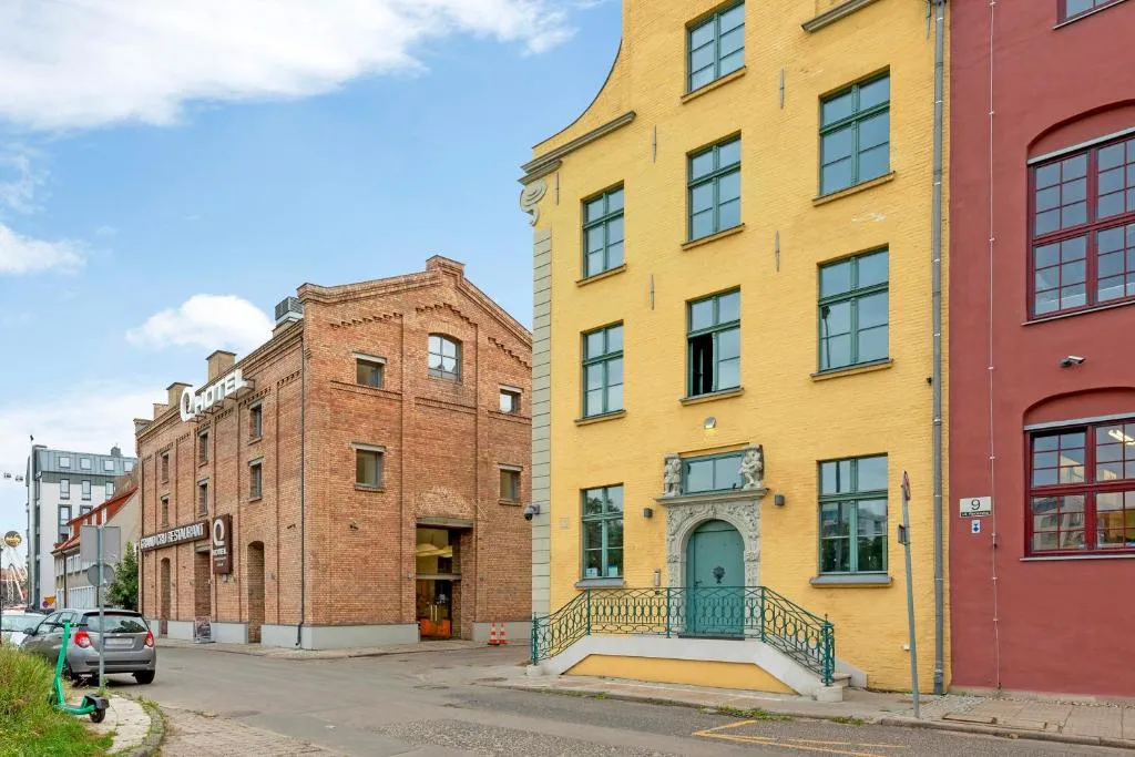 Image of Historical Townhouse by Blue Mandarin