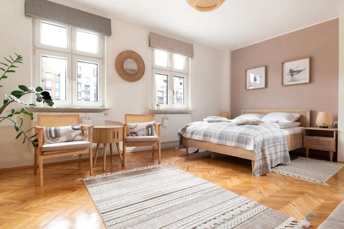 Image 1 of Klimatyczne Studio 3city w Gdańsku z Widokiem na Wodę by Noclegi Renters