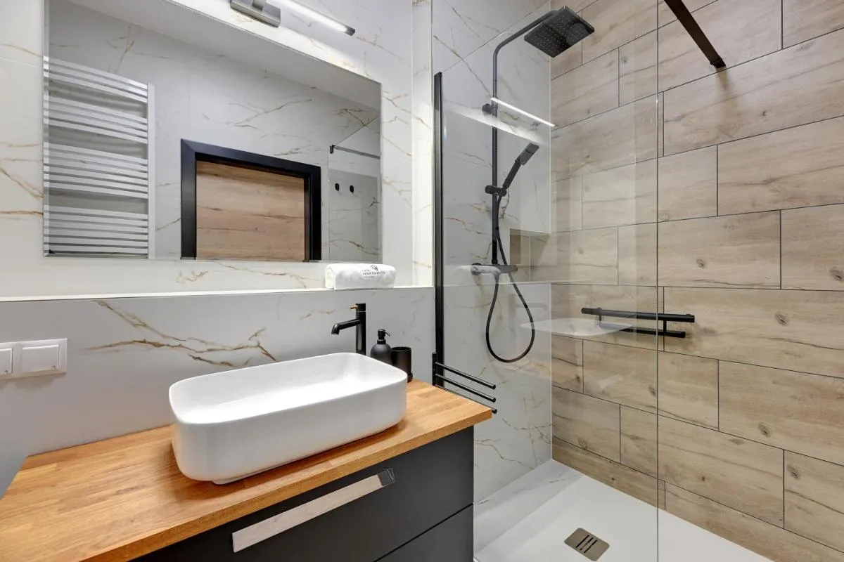 Image 2 of Lion Apartments – Botanica