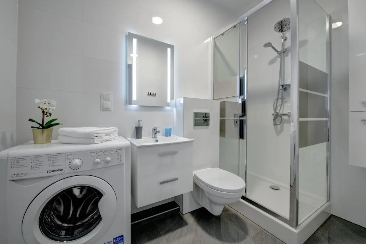 Image 6 of Live & Travel Old Town Apartments