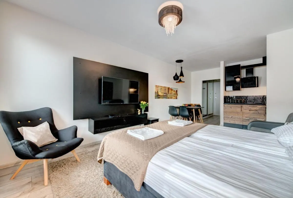 Image 5 of Live & Travel Old Town Apartments