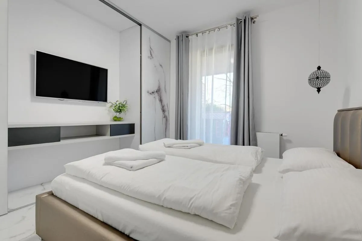 Image 6 of Luxury Long Island Suite