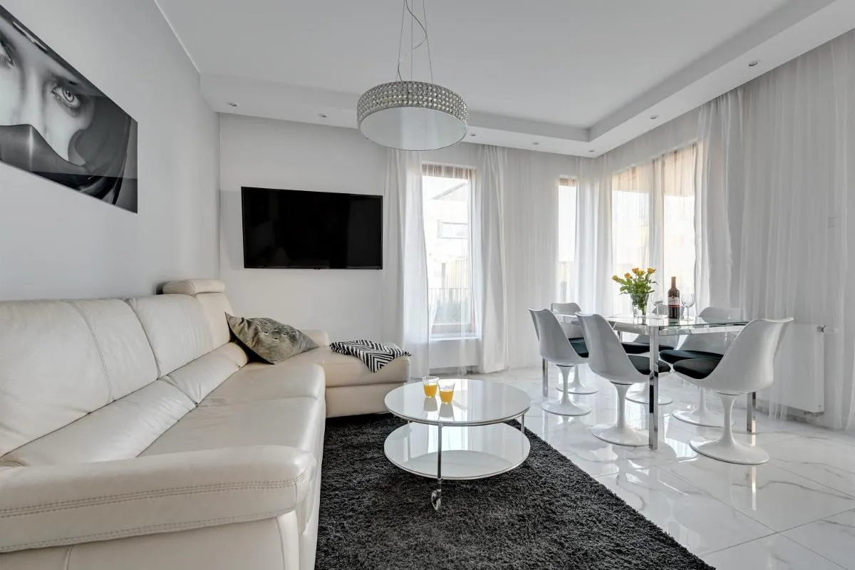 Image 4 of Luxury Long Island Suite