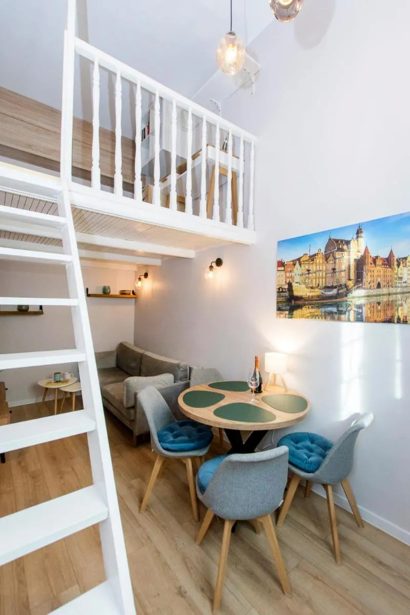 Image 3 of Madison Avenue Apartment