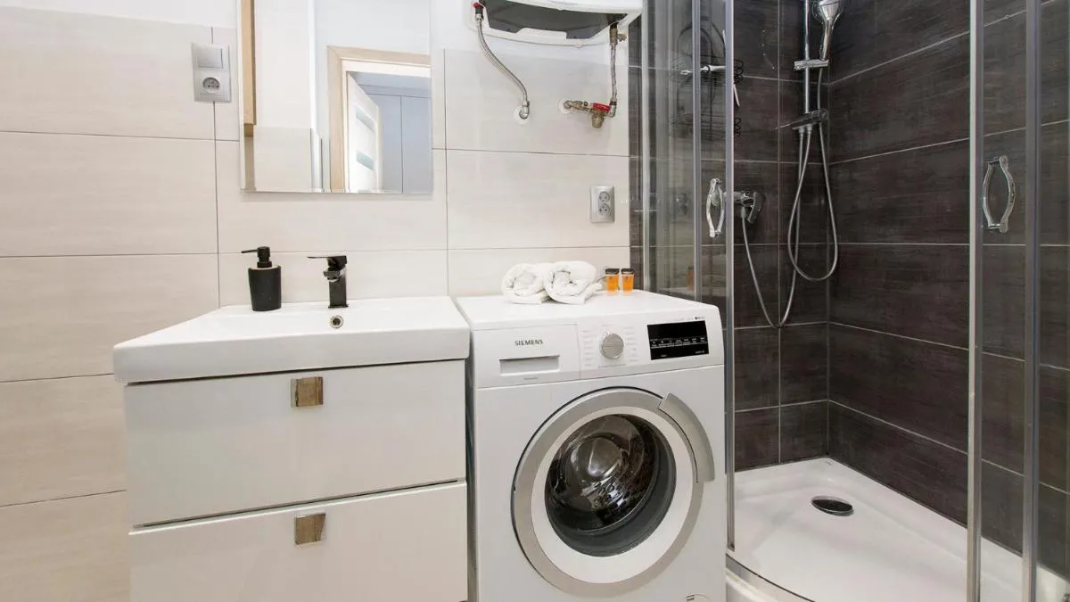 Image 4 of Madison Avenue Apartment