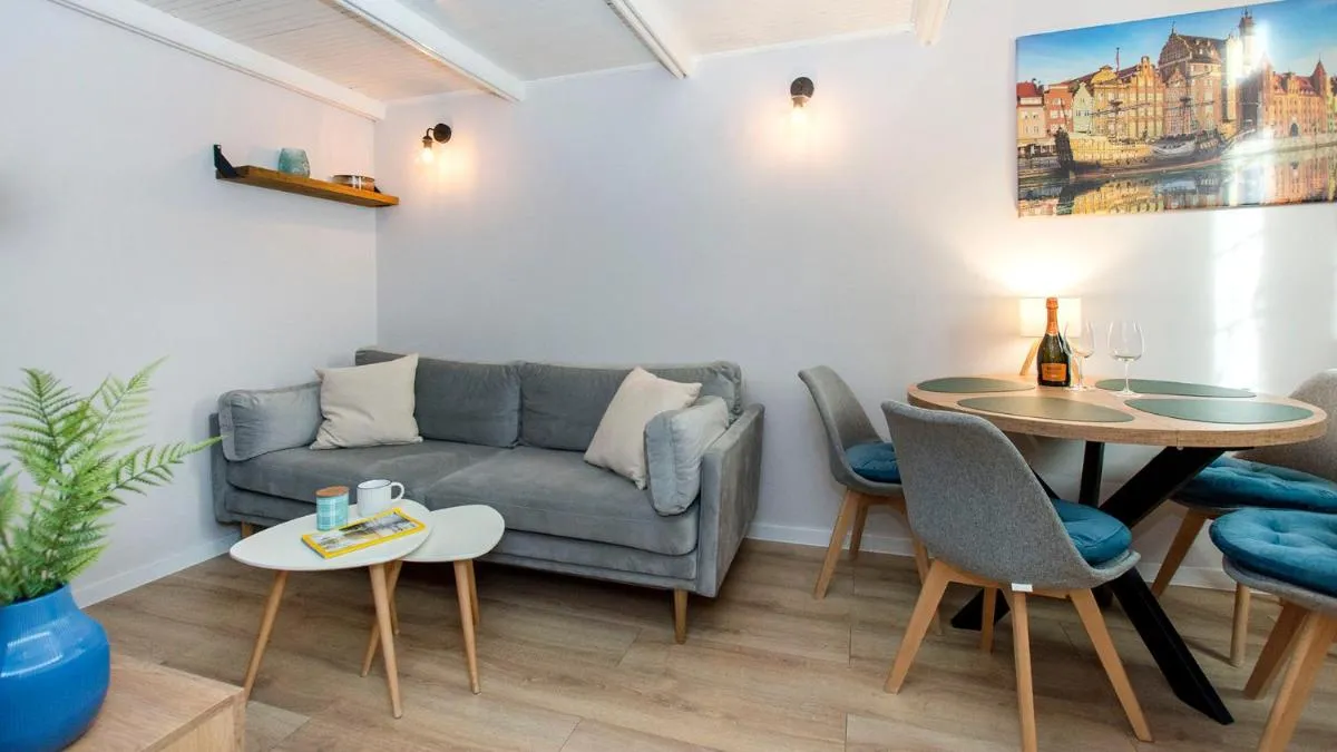 Image 6 of Madison Avenue Apartment