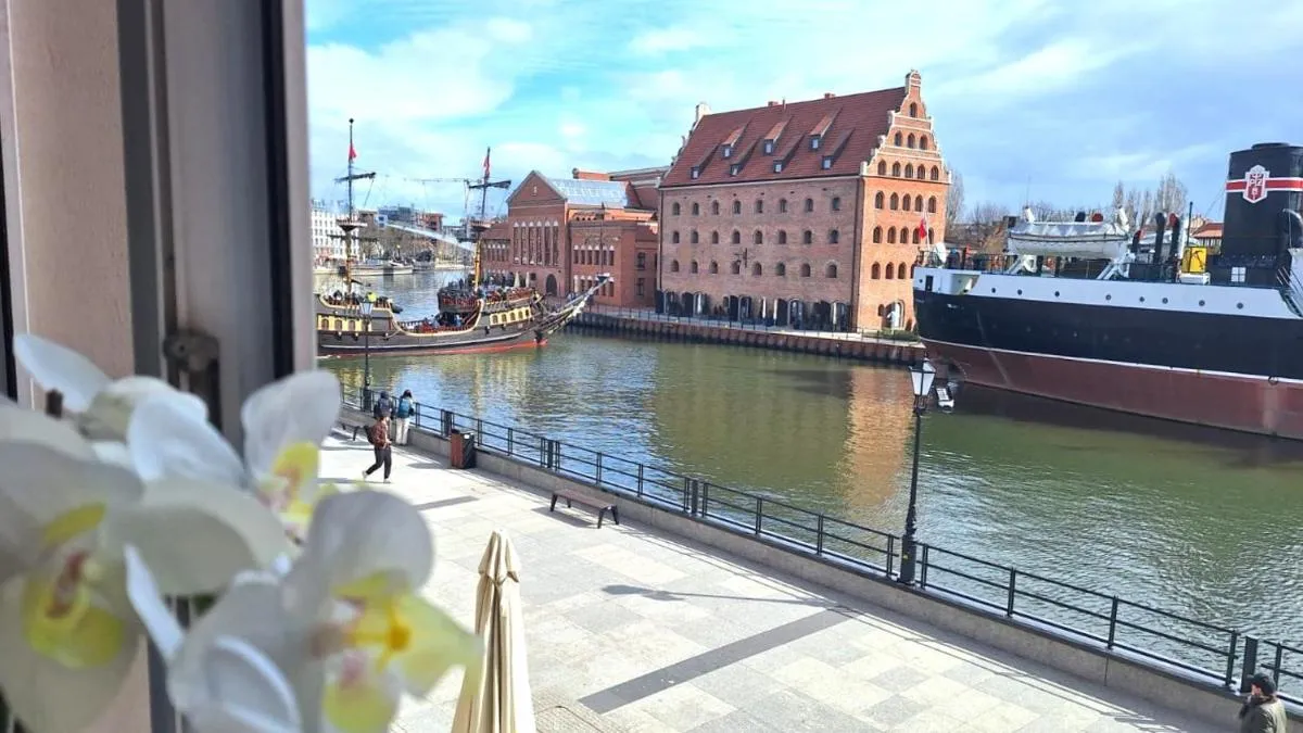 Image 4 of Magical River View by Downtown Apartments