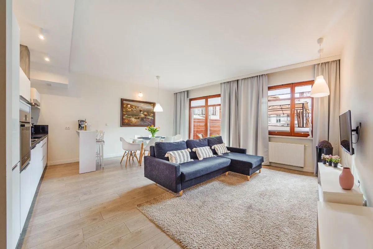 Image 1 of Meiguan with huge Terrace + extra 2 parking spots