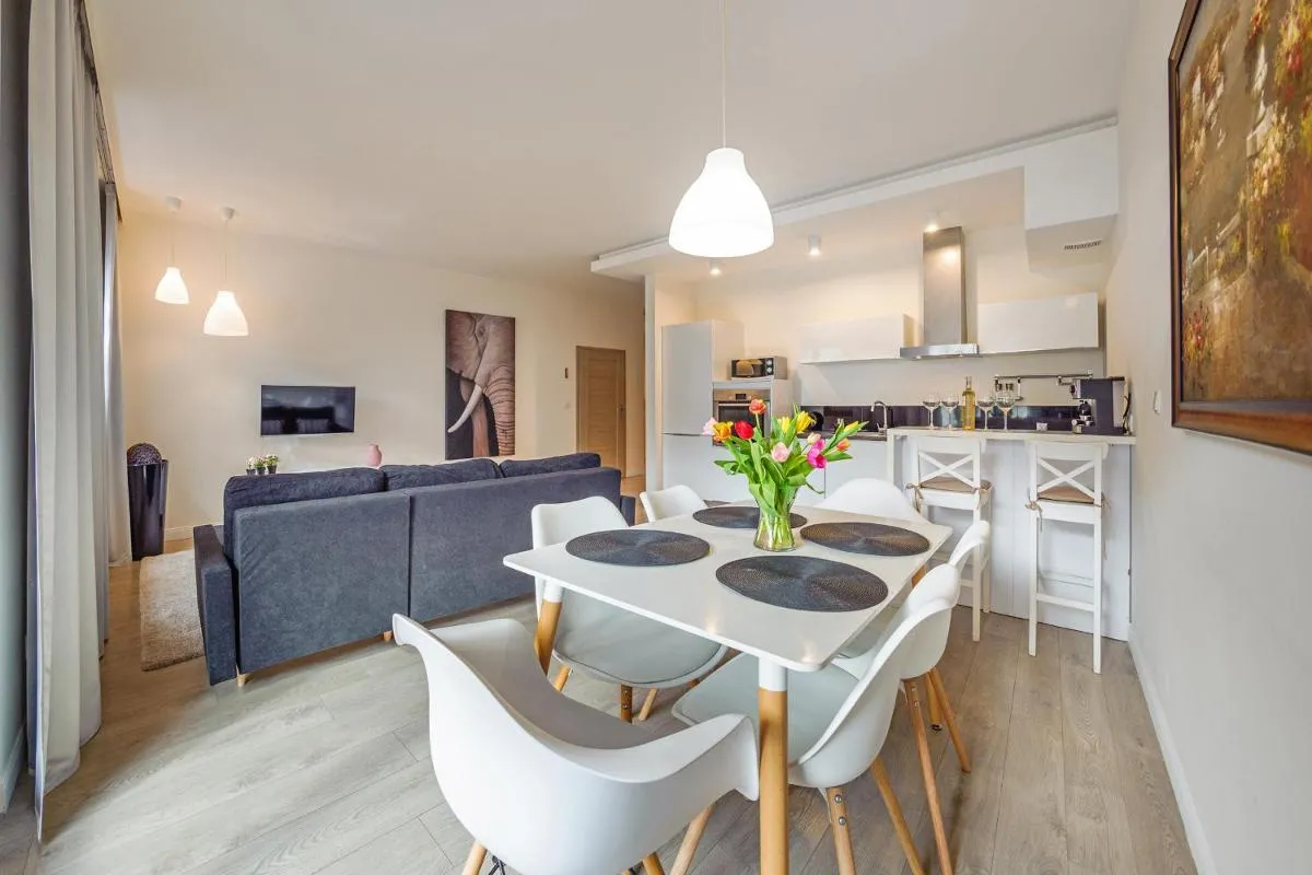 Image 3 of Meiguan with huge Terrace + extra 2 parking spots