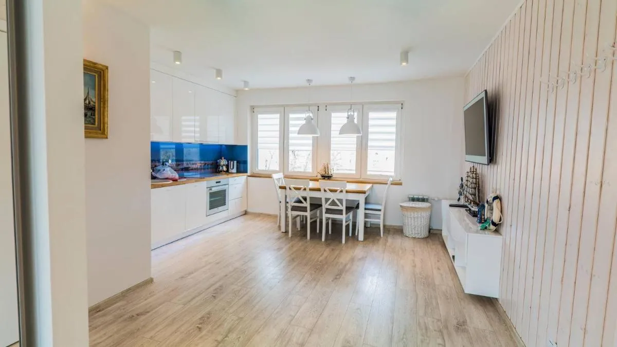 Image 2 of Molo Hacienda