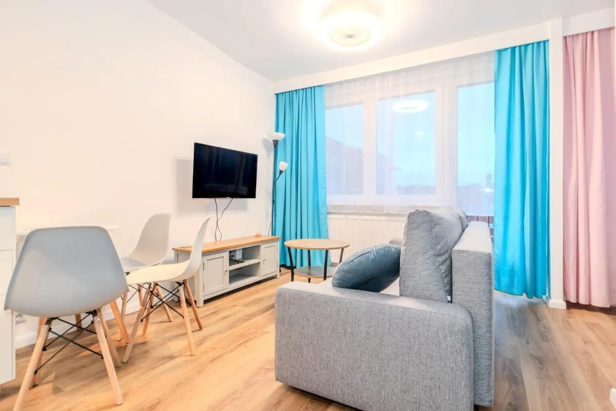 Image 4 of Old Town Blue – Dobra