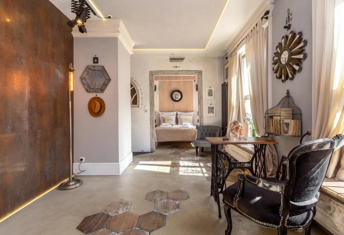 Image 4 of Old Town Paradise Lost by Downtown Apartments