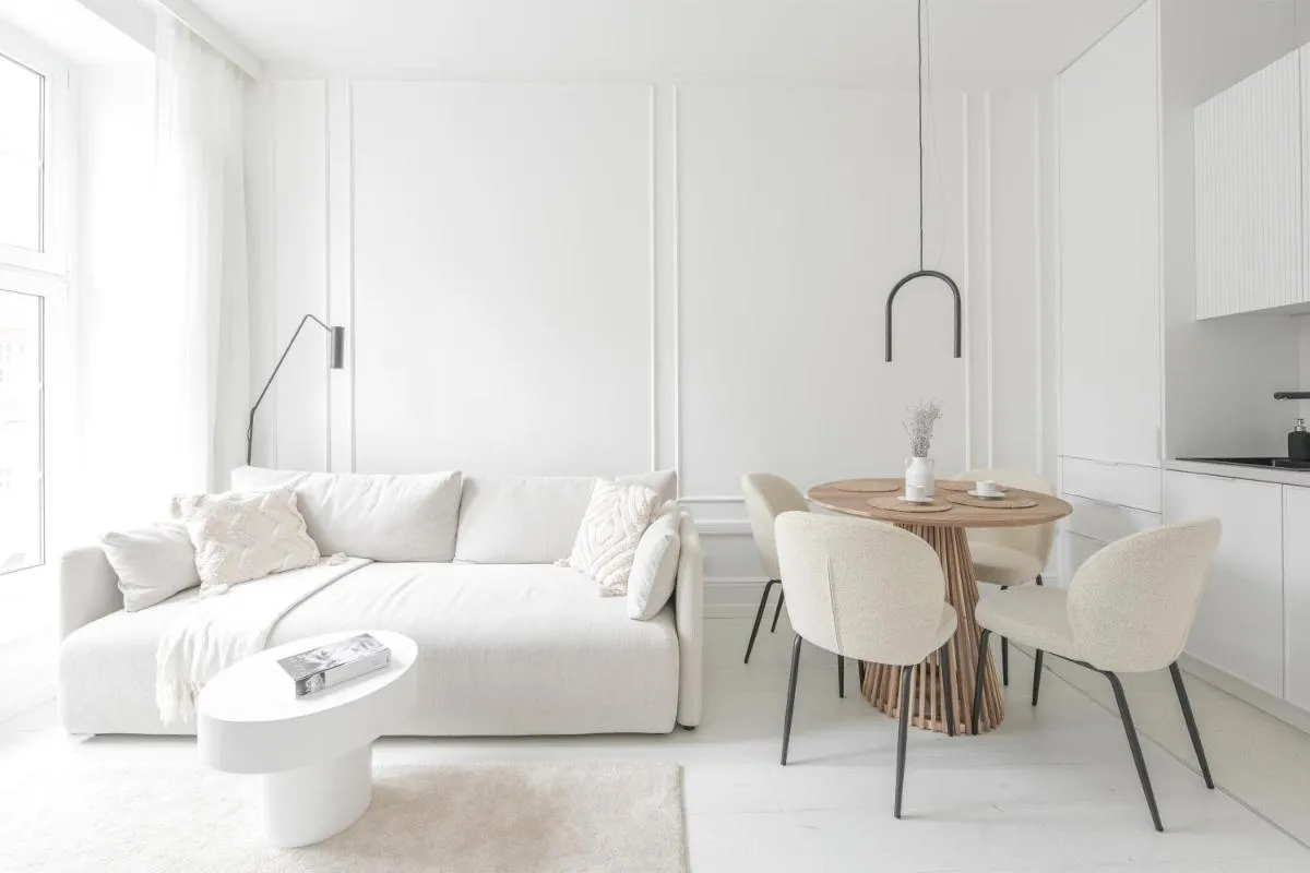 Image 3 of Old Town Pure White by Downtown Apartments