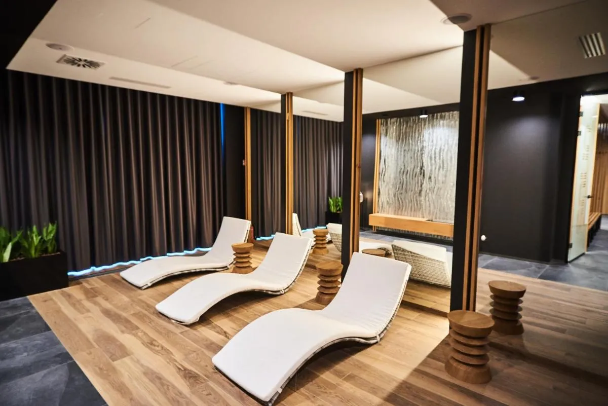 Image 5 of Olivia Baltic