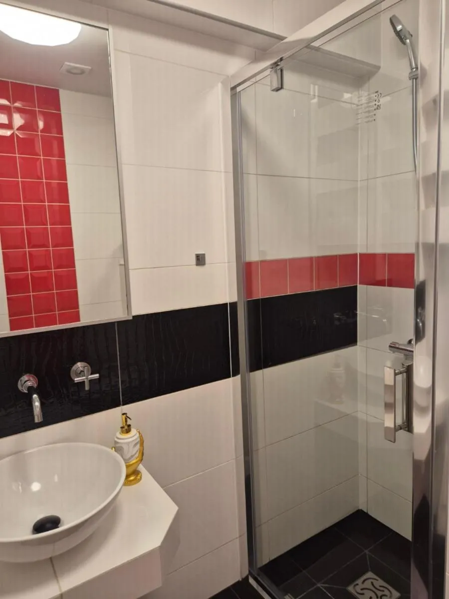 Image 6 of Paradise Under Heaven Apartment