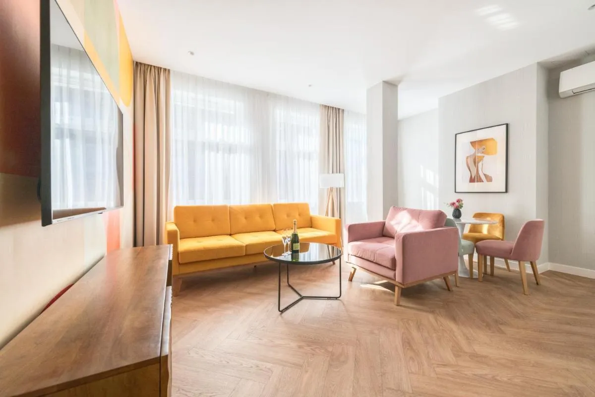 Image 4 of Retro Boutique by NorthSide Apartments