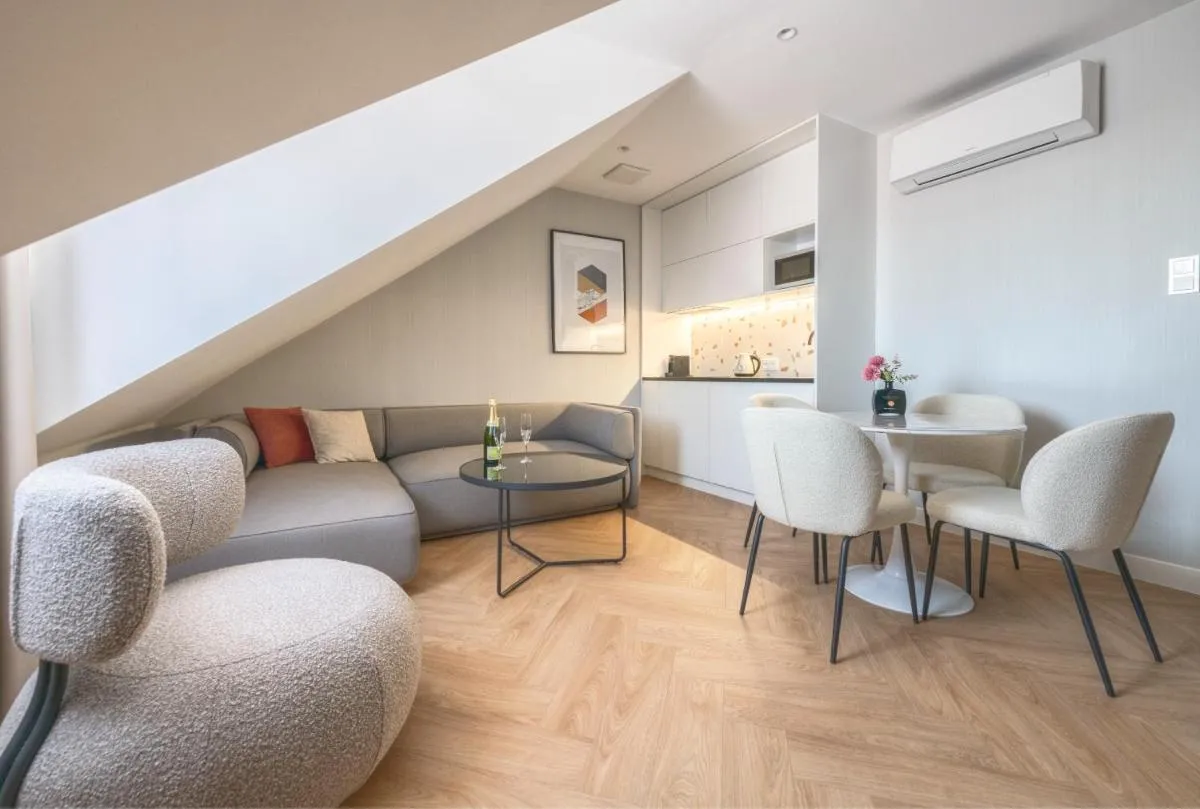 Image 3 of Retro Boutique by NorthSide Apartments