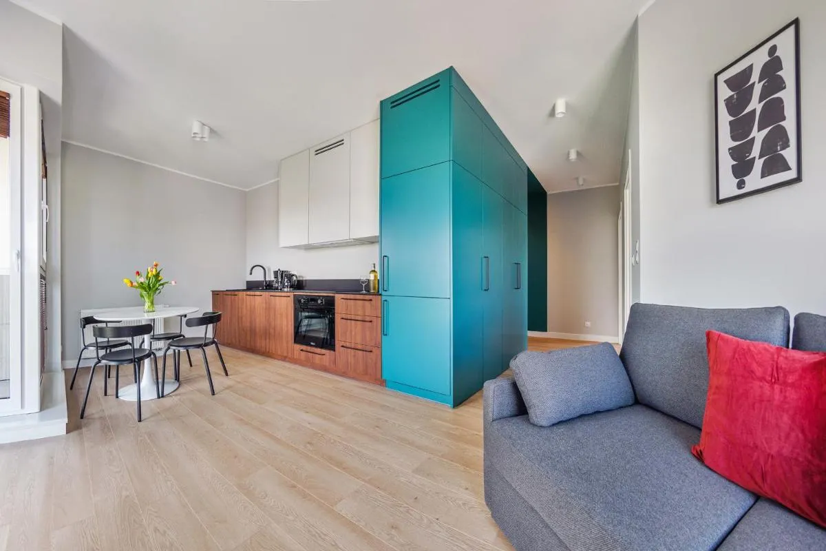 Image 3 of Robinson Crusoe – Sea View