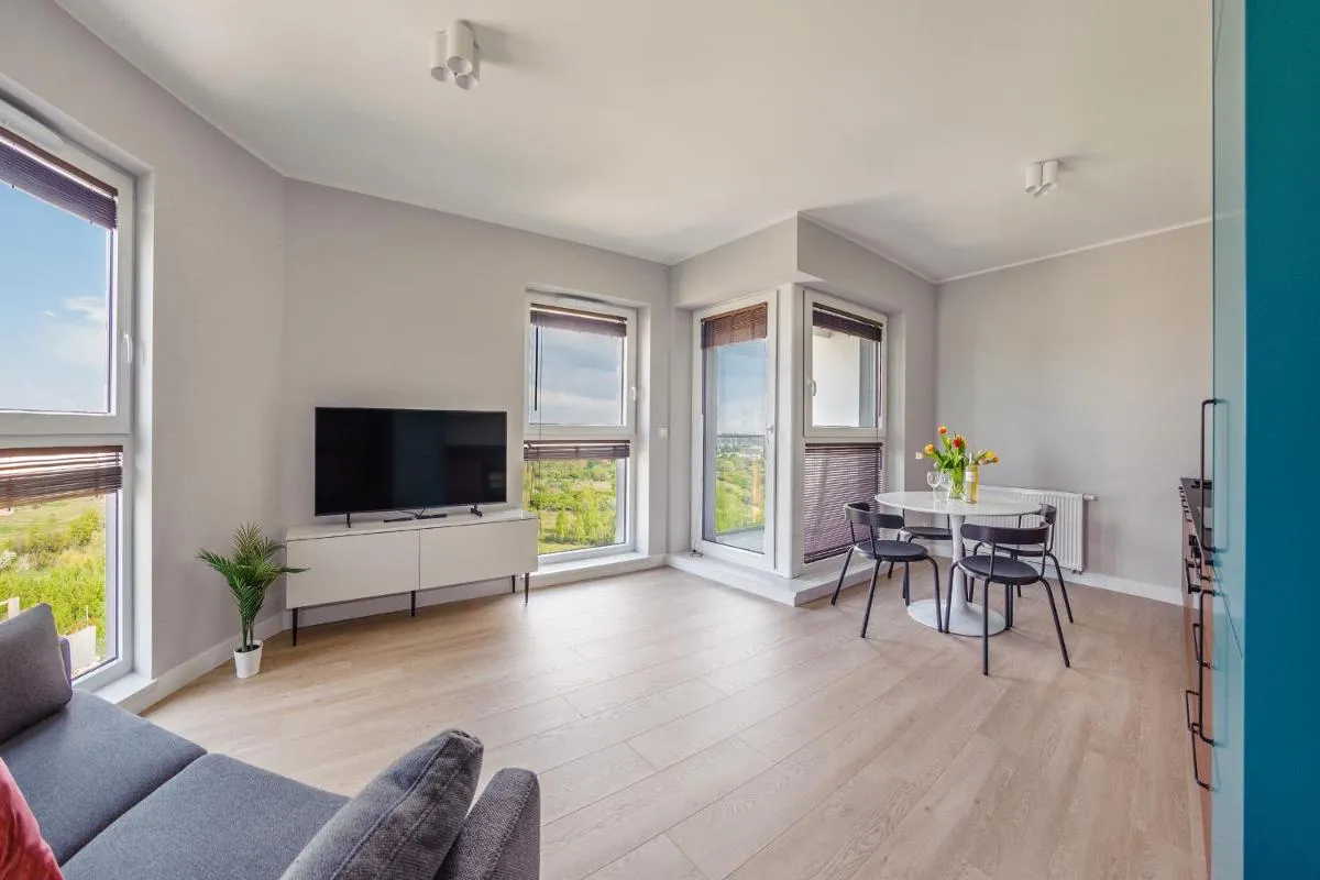 Image 2 of Robinson Crusoe – Sea View