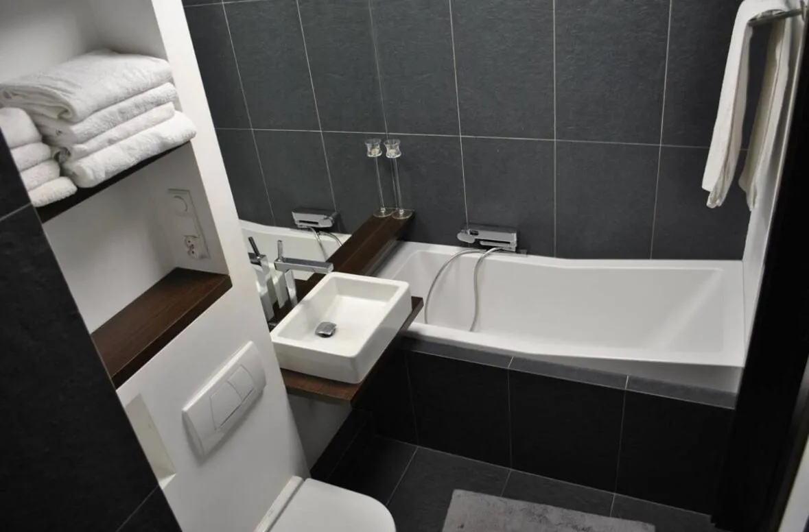 Image 2 of Seaside Loft 16