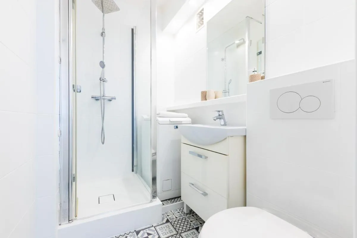 Image 2 of Seaside Modern