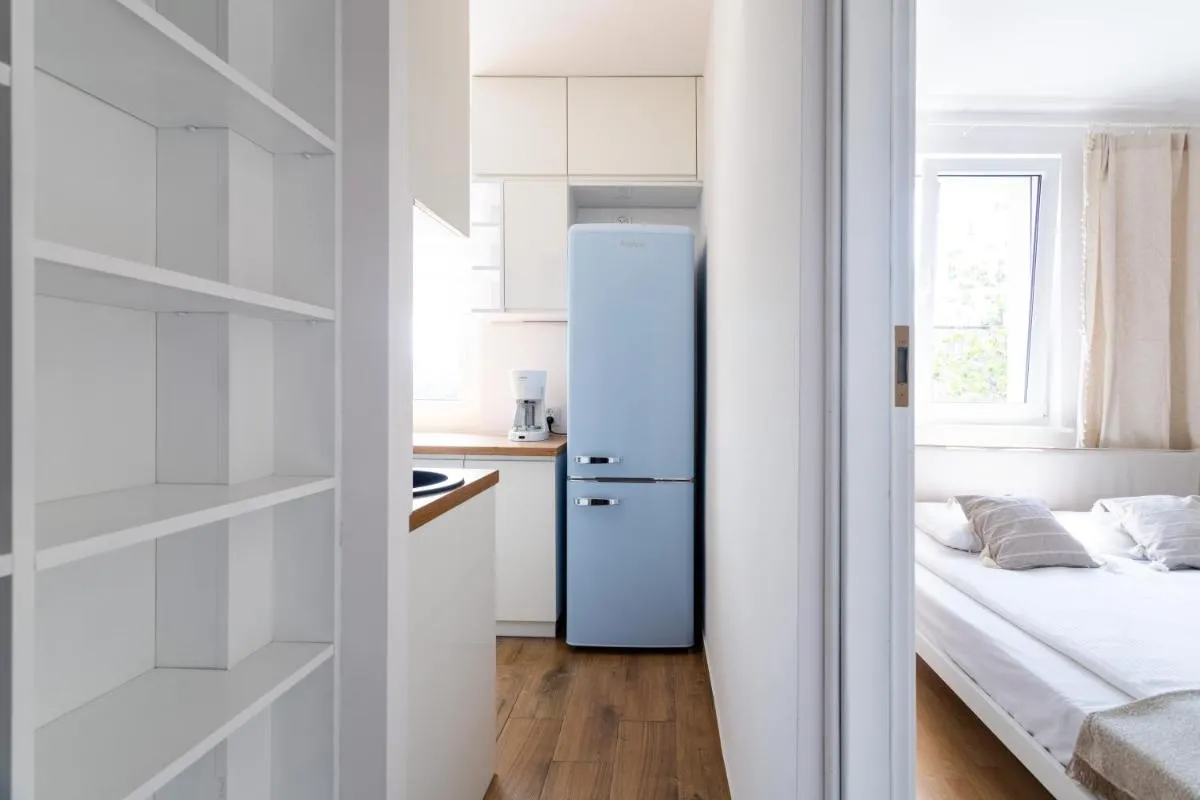 Image 6 of Seaside Modern