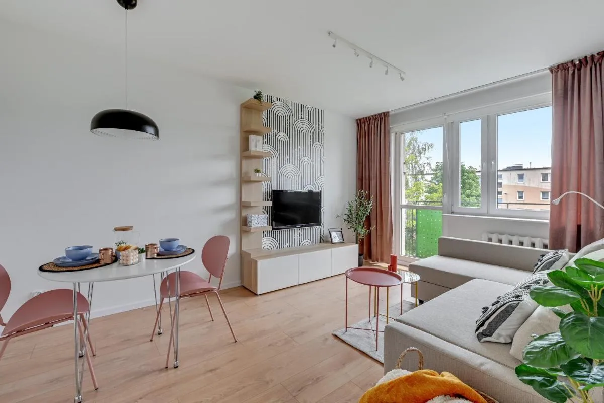 Image 3 of Seaside Unique