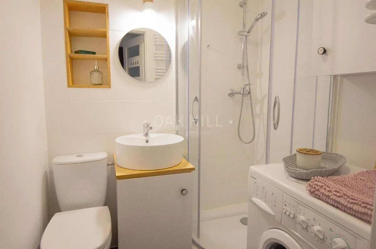 Image 2 of Signe Home