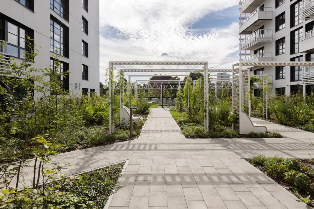 Image 2 of Solidarność Three Bedrooms & Garden Apartment