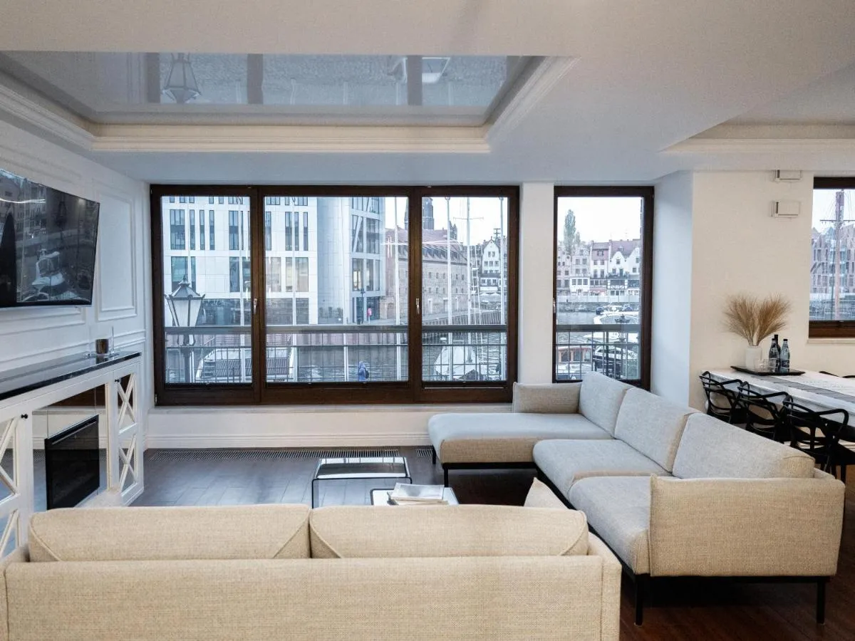 Image 4 of Suite Sixteen Szafarnia