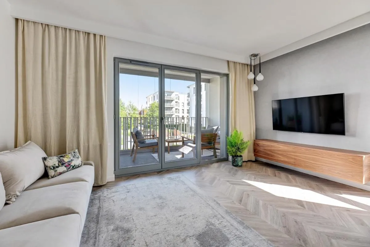 Image 3 of The Crown – Nadmorze Premium